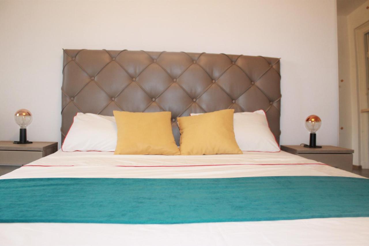 Turquoise Victoria Apartment