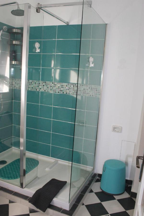 Turquoise Victoria Apartment *